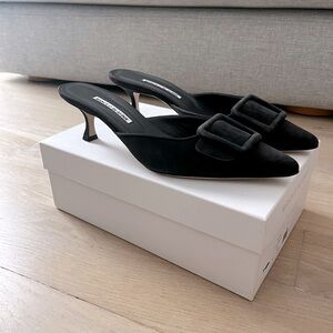 MANOLO BLAHNIK Maysale Suede Buckle Mules. Heels 50. Size 41.5